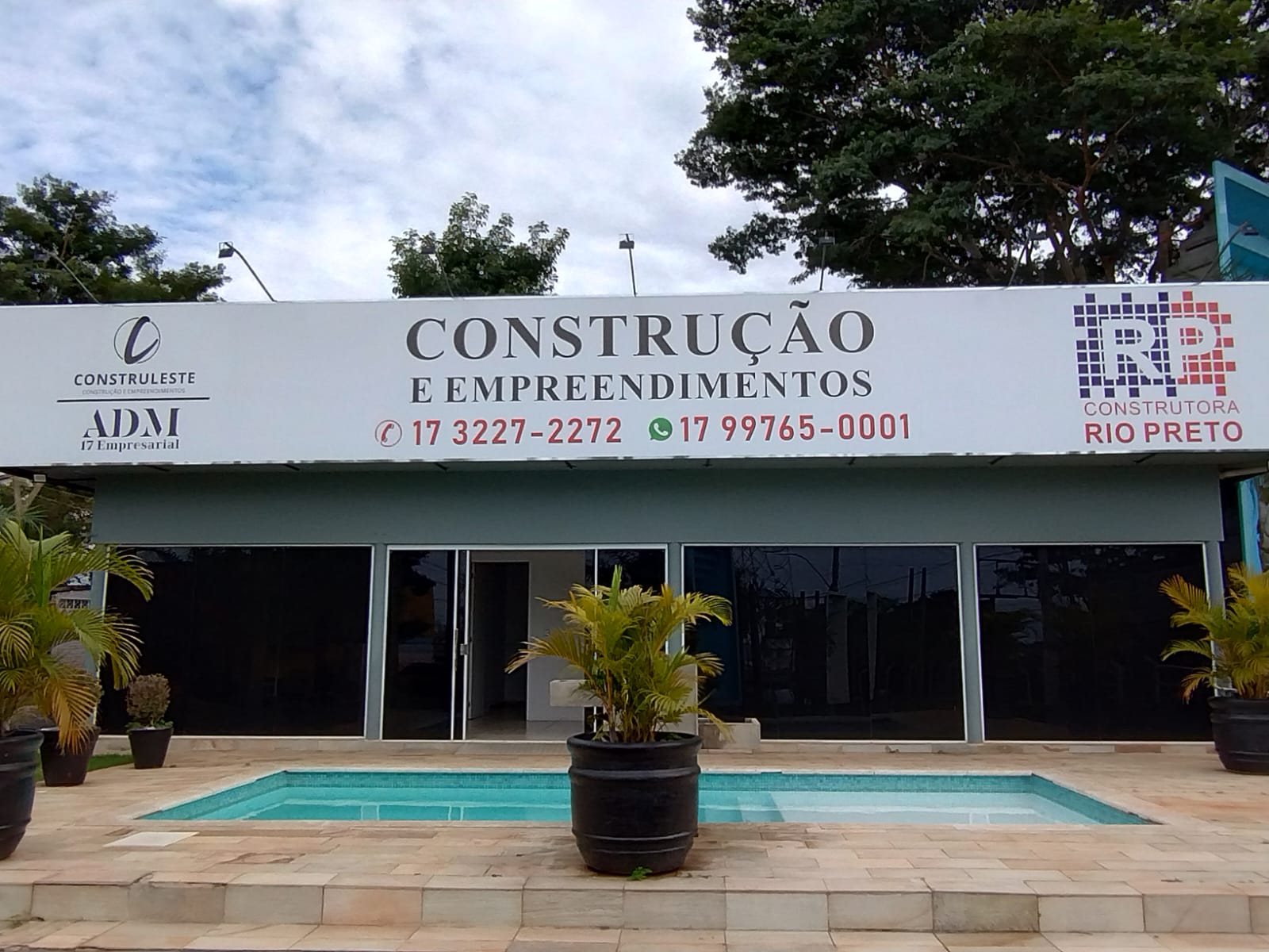 CONHEÇA A CONSTRUTORA